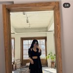 올블랙 패션으로 <b>셀피</b> 찍은 신예은