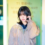 [사진]르세라핌 홍은채,'인형 미모 뽐내며 볼하트