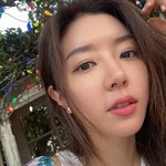 남편 ‘<b>버</b><b>닝</b>썬 논란’ 후 활동 중단... 배우 복귀 암시한 박한별