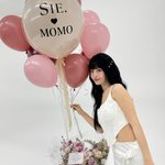 트와이스 모모, 순백의 천사 실존..살짝 보이는 허리에 여리여리함...