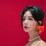 클라라, 눈 둘 곳 없는 파격 섹시..너무 <b>우아</b>해