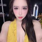 이민호와 셀프 열애설 논란 박봄, 개의치 않고 파격 노출 패션[<b>SNS</b>]