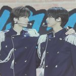 <b>신유도훈</b> 잘생겼다