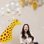 미소’ 손연재, 아들 첫돌 맞아 사랑 가득한 가족사진 공개 [<b>SNS</b>]