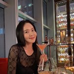 ‘최동석과 이혼’ 박지윤, <b>와인</b>잔 드니 한껏 우아..분위기 잡고...