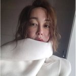 김혜은, 화이트 아우터로 완성한 <b>우아</b>한 겨울 스타일에 반전 웃음
