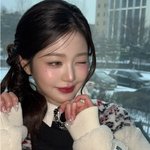 장원영, '여친짤의 <b>정석</b>' 내놨다…상큼한 미소