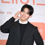 옥택연 <b>여친</b> 얼굴 공개 어쩌나결혼<b>설</b>' 불지핀 업체 사과 "누군지...