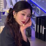 미모에 레트로 감성”, 장원영, 다채로운 매력 대방출! [<b>SNS</b>]