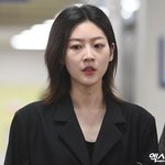 김새론, '<b>셀프</b> 결혼설' 후 잠적?…"돌연 번호 삭제한 듯"...