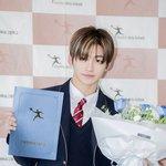 [현장포토] "이제 스무살"...지훈, 빛나는 <b>졸업장</b>