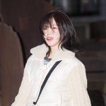 웬디, ‘헝클어진 머리카락마저 <b>Art</b>’ (웬디의 영스트리트 출근길)...