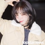 그렇지 못한 해골 로고’ (웬디의 영스트리트 출근길) [<b>HD</b>포토]