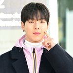 [현장포토] "잘생김이 콕!"…<b>셔누</b>, 마성의 애교