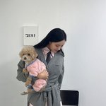 효민, 결혼 발표 후에도 <b>사업</b>에 진심..초미니로 뽐낸 각선미