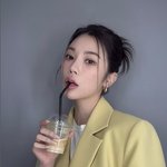 리지, 음주운전 <b>자숙</b> 후 근황‥새 소속사와 손 잡고 틱톡커 변신