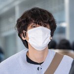 [현장포토] "가려도 멍뭉미"…<b>백현</b>, 귀염 비주얼
