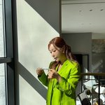 <b>S.E.S</b> 슈, 사업가 포스 물씬..새출발 선언 후 진지한 눈빛