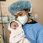 비와이, 둘째 품에 안았다 "세상아, 도하에게 온 걸 환영한다"...