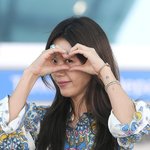  <b>수수</b>한 화장에도 빛나는 미모...장꾸매력 넘치는 패션[TEN포토+]