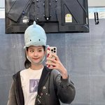 블랙핑크 지수, 상어 모자 쓰고 <b>소두</b> 인증…얼굴 사라지겠네