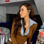 화사, 셔츠 다 풀어헤치고 과감 노출‥눈 둘 곳 없네