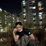 <b>뷔</b> 이 사진 왜이렇게 좋지?