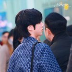 방탄 <b>진</b> 출국 얼굴 미쳤네