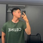 <b>뷔</b> 얼굴 다쳤었나본데?ㅠ