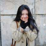신예은, 트렌치 코트 입고 웃으니..‘캠퍼스 여신’ 등극