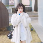 코트로 더욱 러블리하게’ (웬디의 영스트리트 출근길) [<b>HD</b>포토]