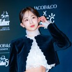 [사진]금새록,'복근 뽐내며 볼하트'