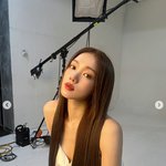 이성경, <b>실크</b> 슬립·레드립으로 완성한 섹시미…고혹적 미모 [N샷]