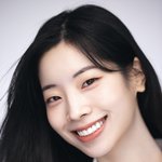 '트와이스 10주년' 아이돌 화장 지운 ‘배우 다현’ 온다