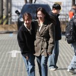 [E포토] 최유정-경수진, '반가운 주차장 게더링'