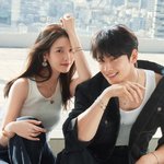 이종석 눈 감아…아이유X차은우, 다정하게 커플 화보 '찰칵'