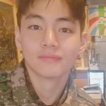 [군대] 김태형 볼때마다 너무 <b>놀라움</b>(NEW 사진)