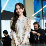 카리나는 확실히 러블리보단 걸크 스타일이 어울림