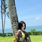 예쁘긴 진짜 예뻐..시스루 원피스로 <b>발리</b>에서 제대로 뽐낸 각선미