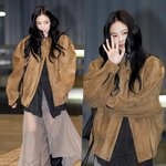 블핑 제니, <b>스웨이드</b> 재킷+시스루 레이어드 '이래서 스타일 아이콘