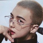 현진 오늘자 <b>엠버</b>서더 브랜드로 뜬 이미지컷 차이