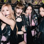 블랙핑크 지수 제니 로제 <b>리사</b>