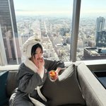 장원영, 고층 <b>시티</b>뷰 즐기는 '영앤리치'의 정석