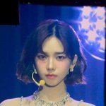 단발 카리나 전광판