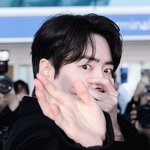 귀신 본 줄 알았던 어느 <b>남자배우</b>의 출국길