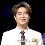 [단독] '무혐의' 유재환, 파혼→모친상 딛고 일어섰다…"몸이...