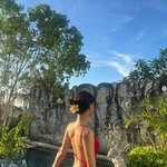 아이들 <b>미연</b>, 수영복 자태에 감탄만...뽀얀 피부에 8등신 몸매까지