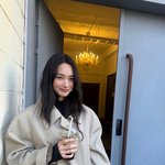 블로그 연 신민아, 눈밭 속 시크룩…<b>승마</b>까지 [N샷]