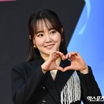 열애설 없이 깜짝 결혼 "든든한 짝 만나"…<b>자필</b> 고백 [전문]