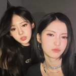 베이비몬스터의 위대한 듀오 아사와 <b>로라</b>